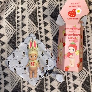 *AUTHENTIC* Sonny Angel — Strawberry Love Series